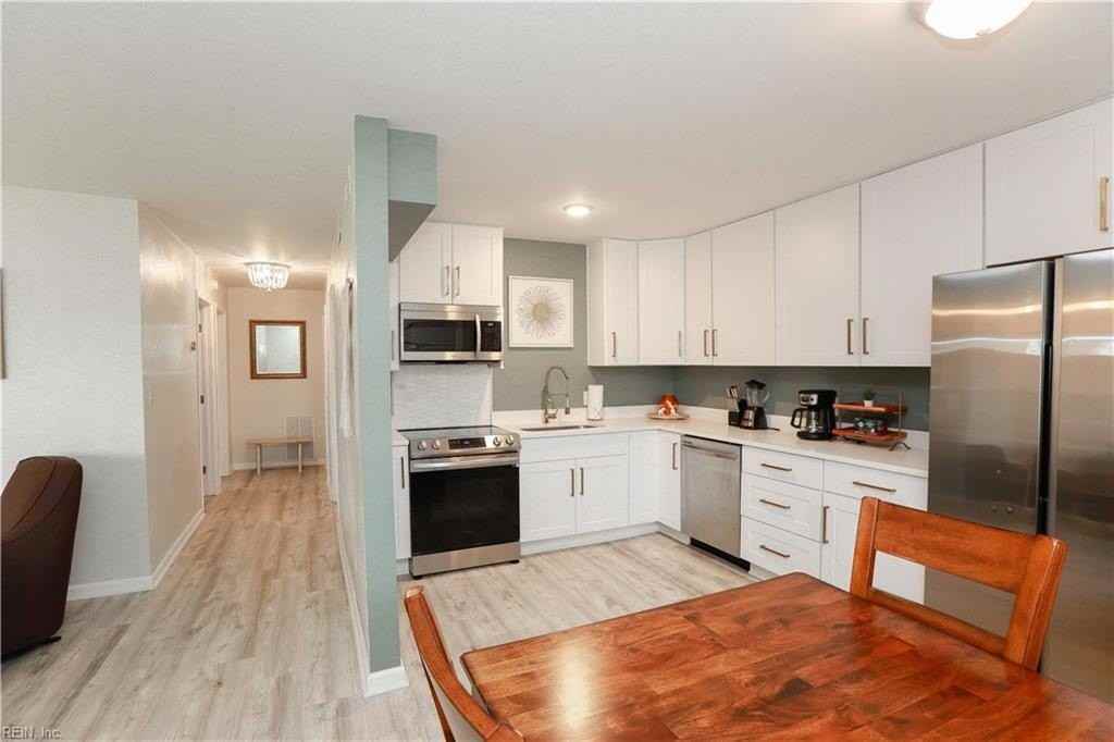 3811 Pretty Lake Ave #A - Photo 5 of 46