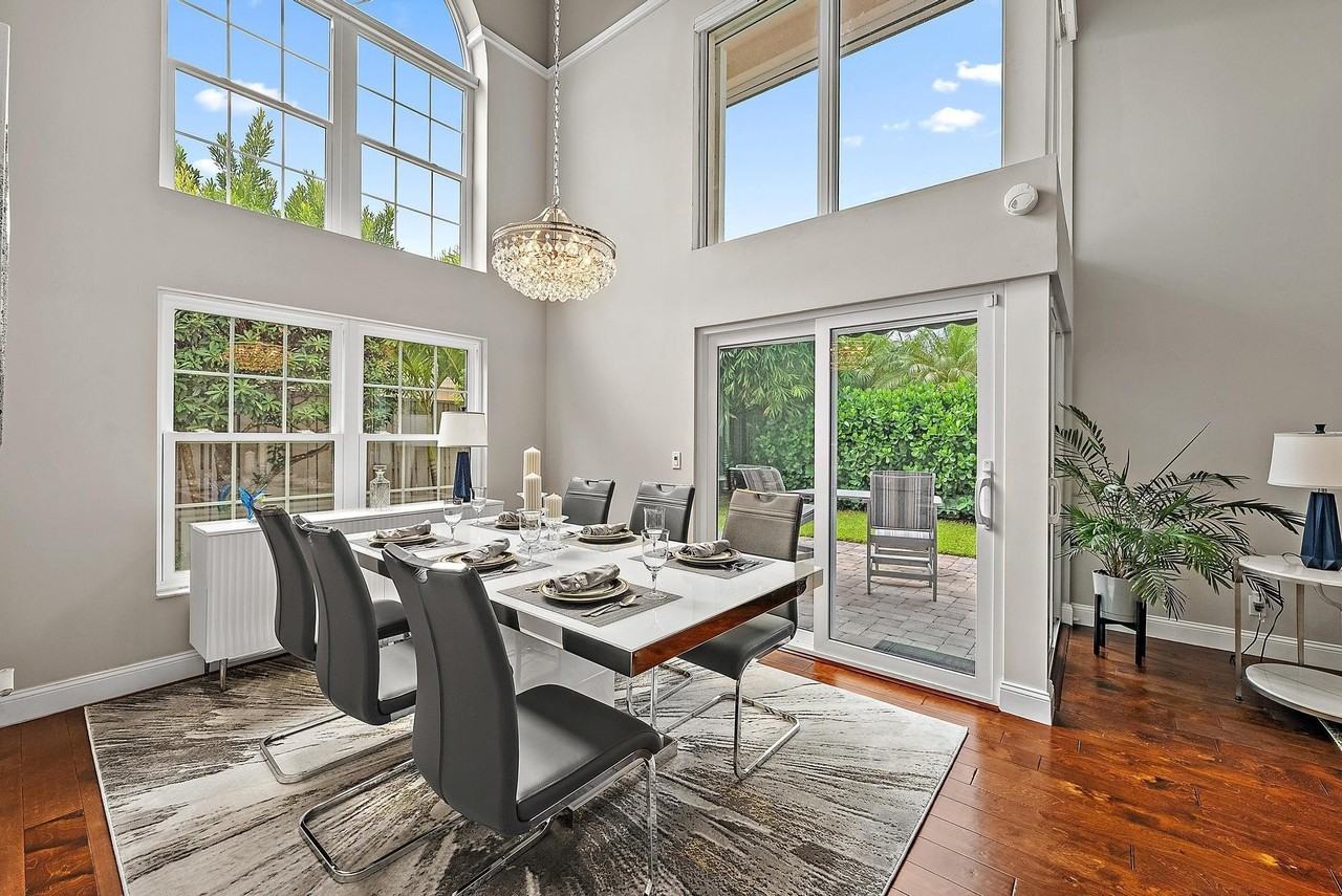 17 Commodore Pl - Photo 5 of 31