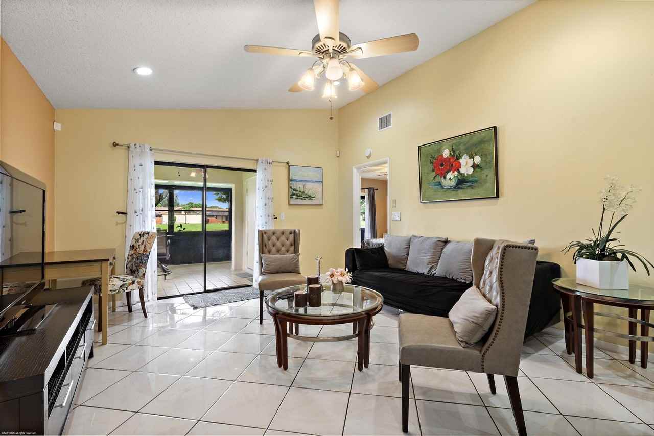 1315 Summit Run Cir - Photo 3 of 22