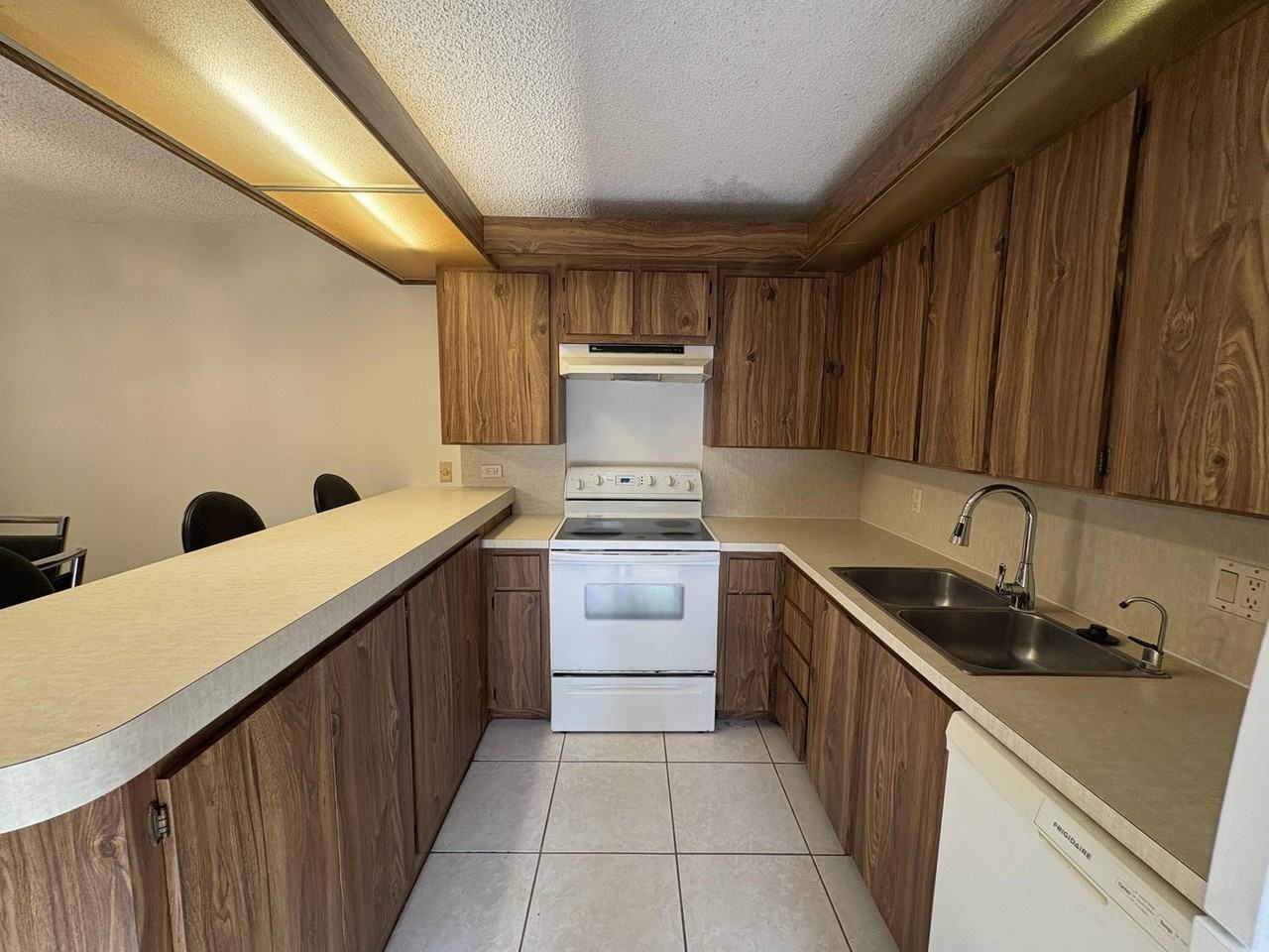 2950 Sw 22nd Cir #4A - Photo 6 of 42