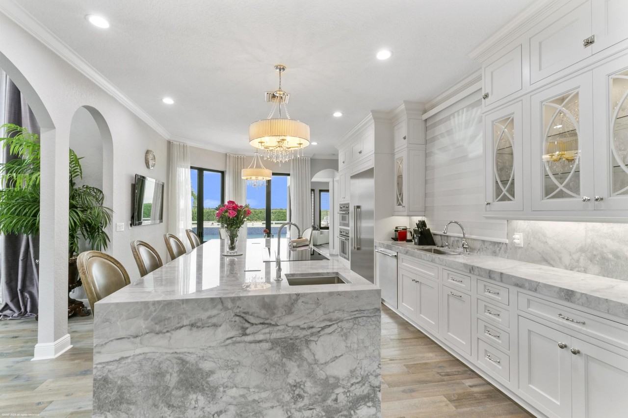 3900 Fieldview Way - Photo 3 of 40