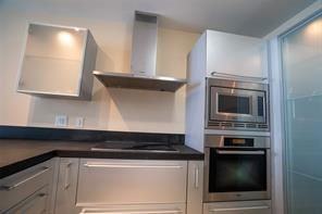 18728 Collins Ave - Photo 3 of 8