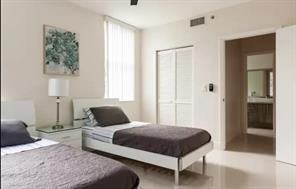 19432 E Country Club Dr - Photo 7 of 8