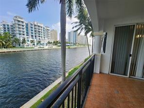 3189 Ne 184th St - Photo 2 of 8