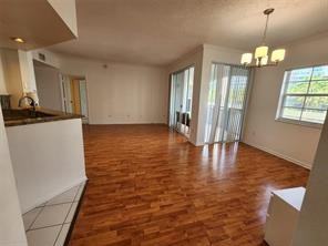 3189 Ne 184th St - Photo 6 of 8