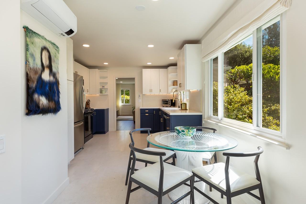 2166 E Valley Rd - Photo 4 of 30