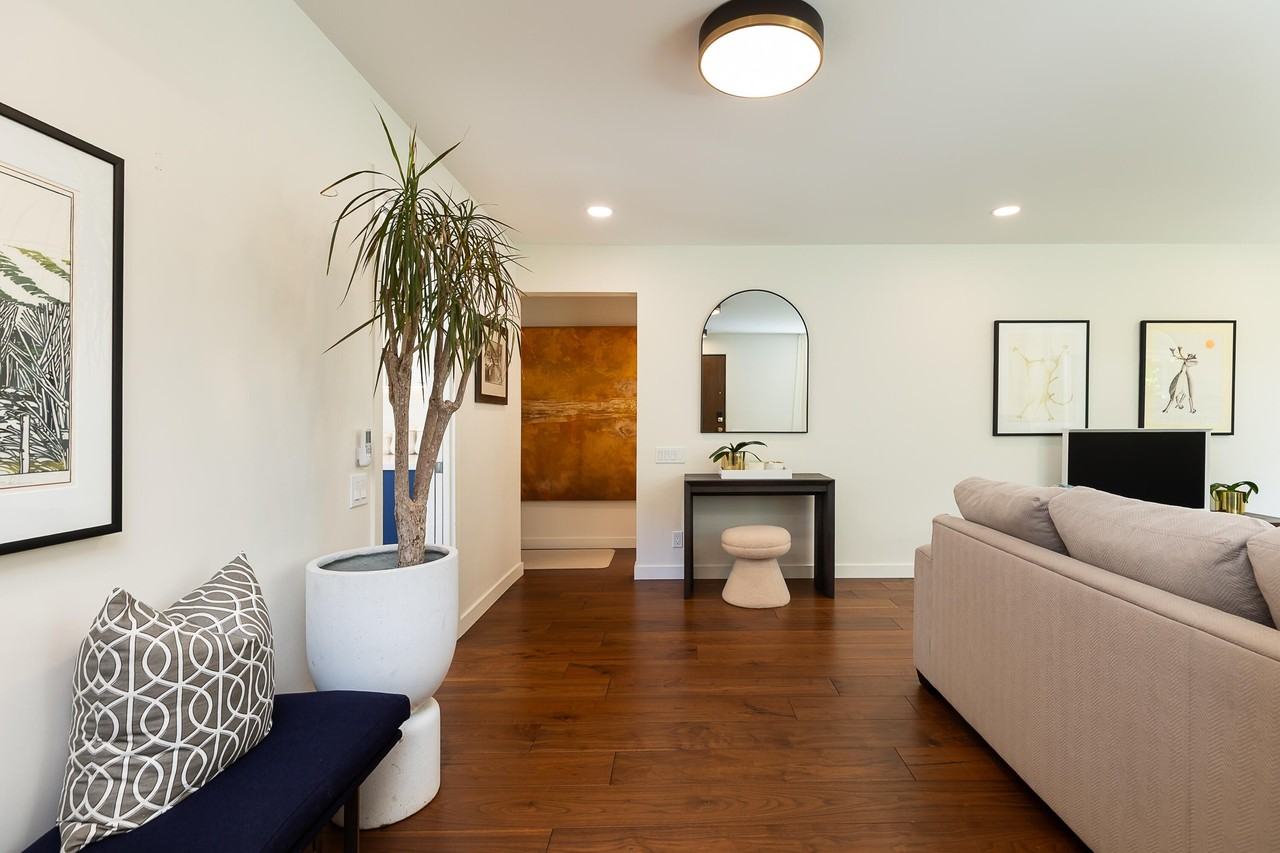 2166 E Valley Rd - Photo 5 of 30