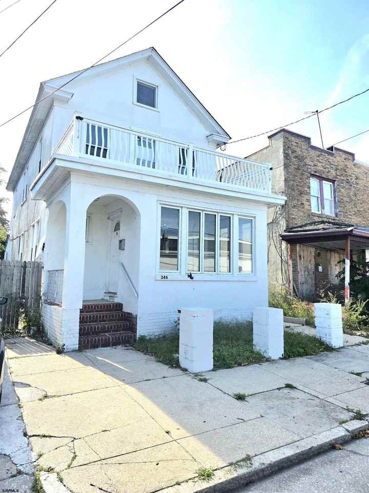 346 N Delaware Ave - Photo 2 of 17