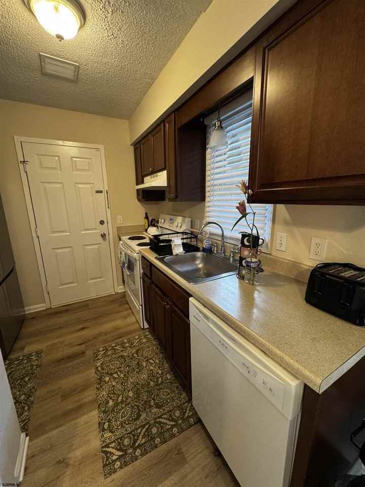 21 Barkentine Ct - Photo 6 of 11