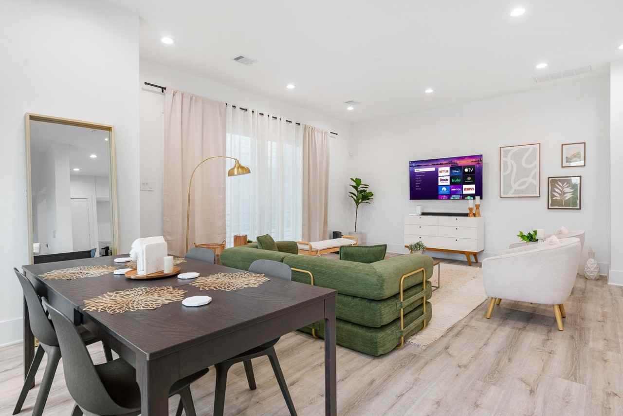 3410 Baer St - Photo 6 of 32