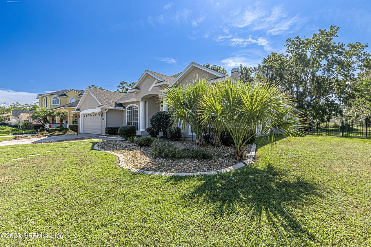 2465 Pinehurst Ln - Photo 3 of 50