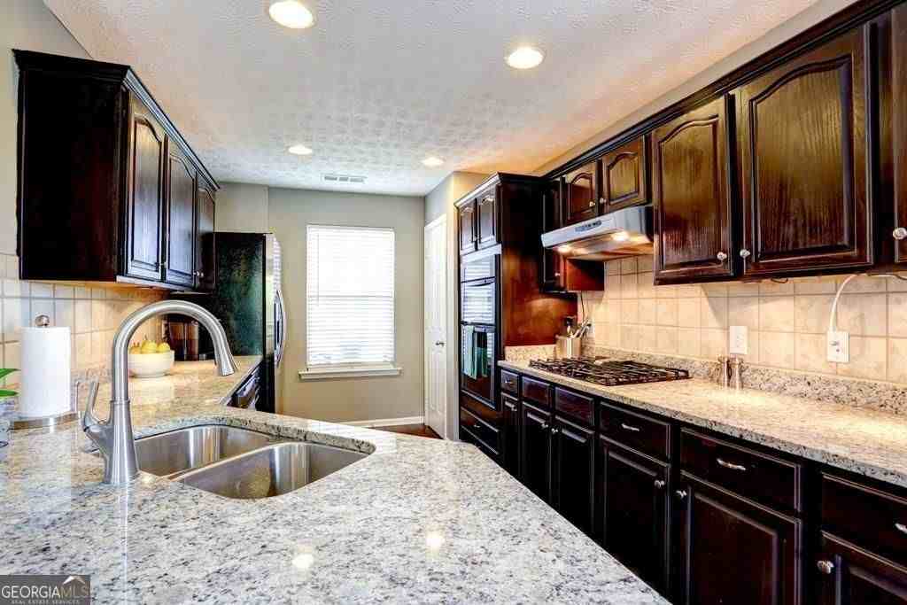 3925 Kesler Ct - Photo 5 of 22