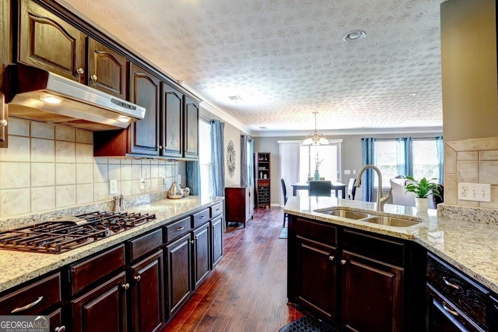 3925 Kesler Ct - Photo 6 of 22