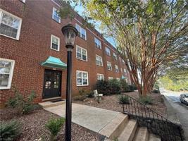 featured image of 1310 Glade St #32