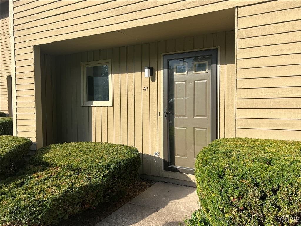 47 W Utica St - Photo 3 of 13