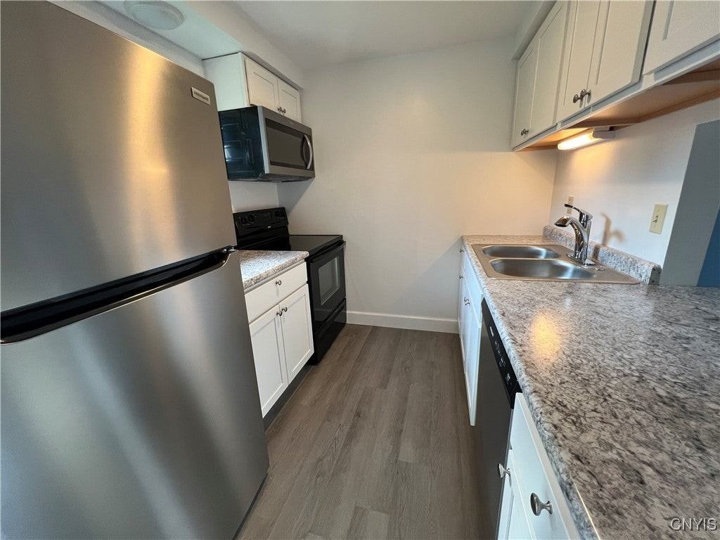 47 W Utica St - Photo 4 of 13