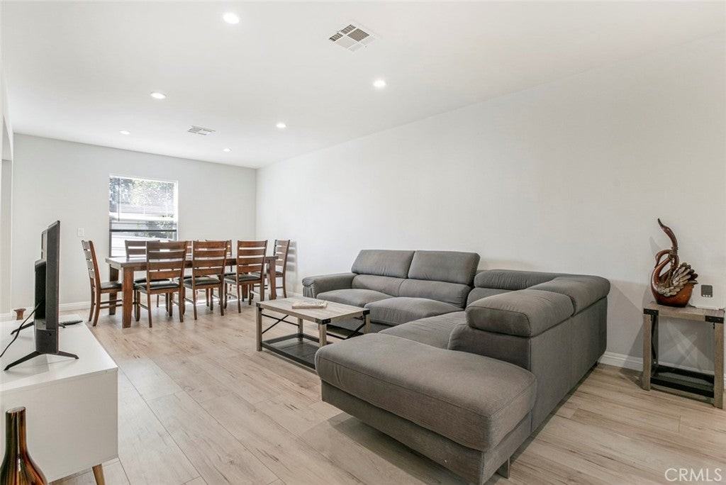 4805 Lowell Ave - Photo 5 of 39