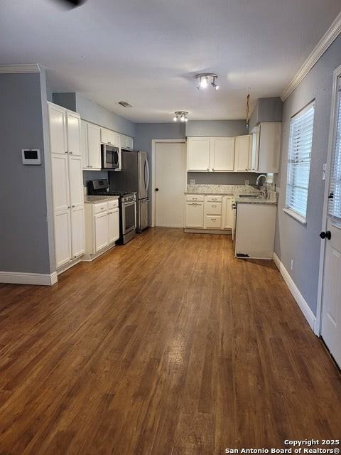 5711 Prentiss Drive - Photo 7 of 38