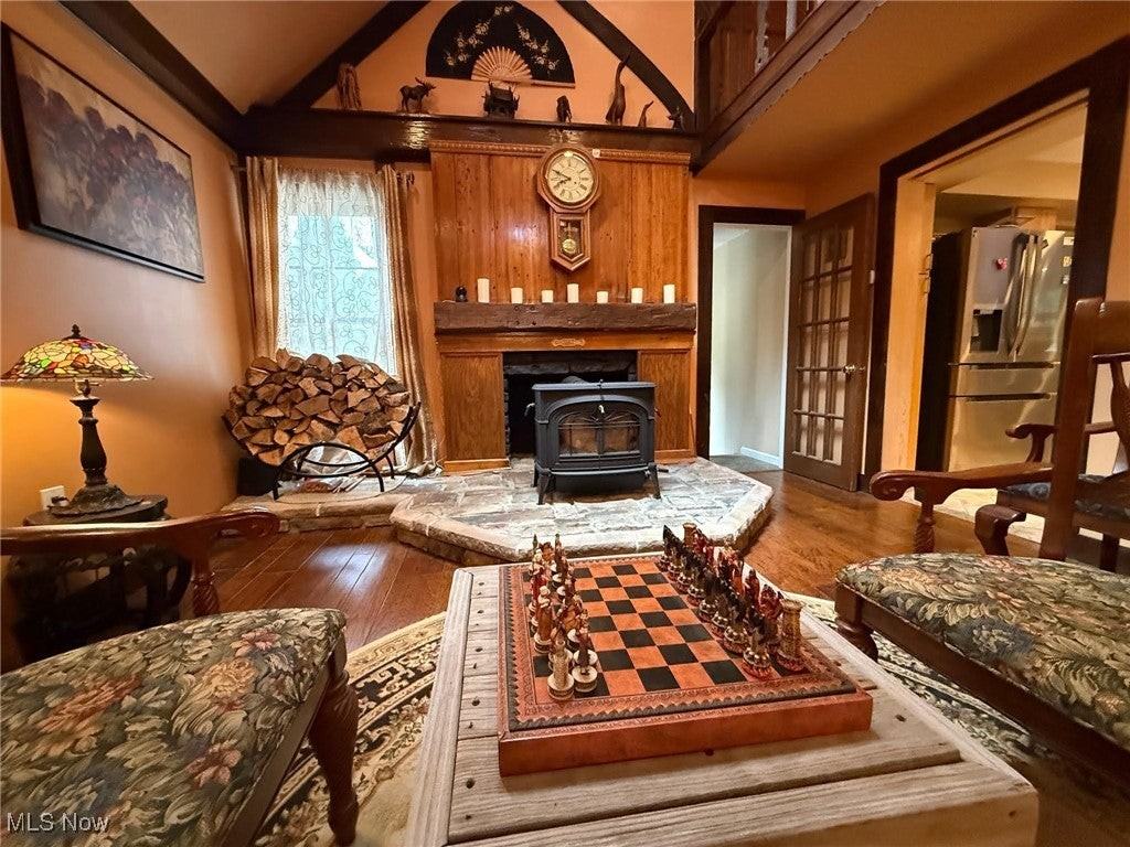 8298 Valley Drive - Photo 5 of 30