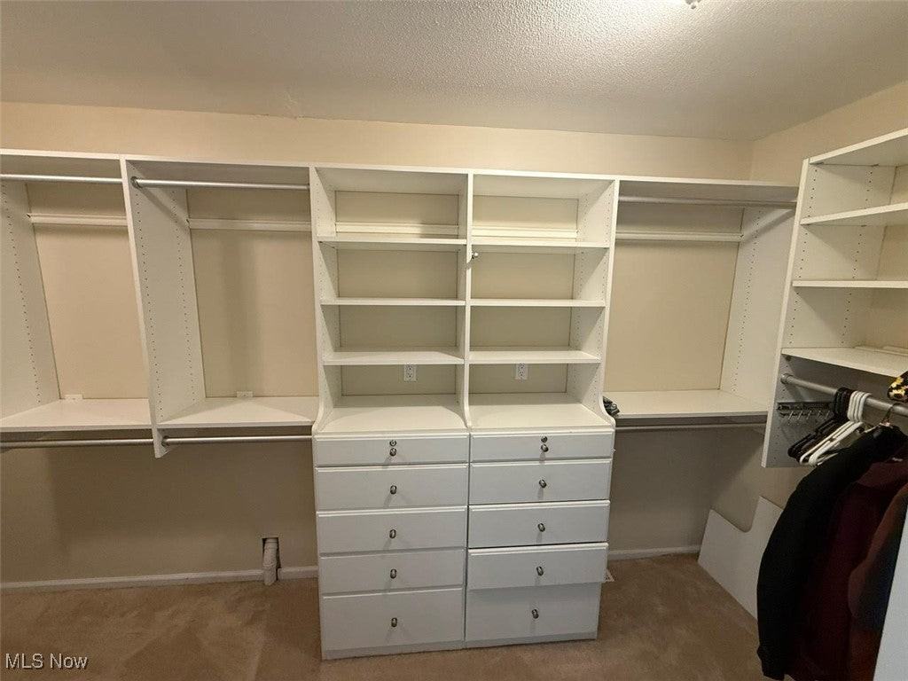 8298 Valley Drive - Photo 6 of 30