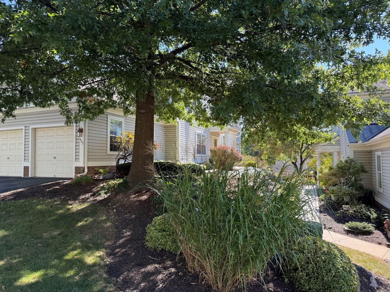 403 Oak Hill Ln - Photo 2 of 6