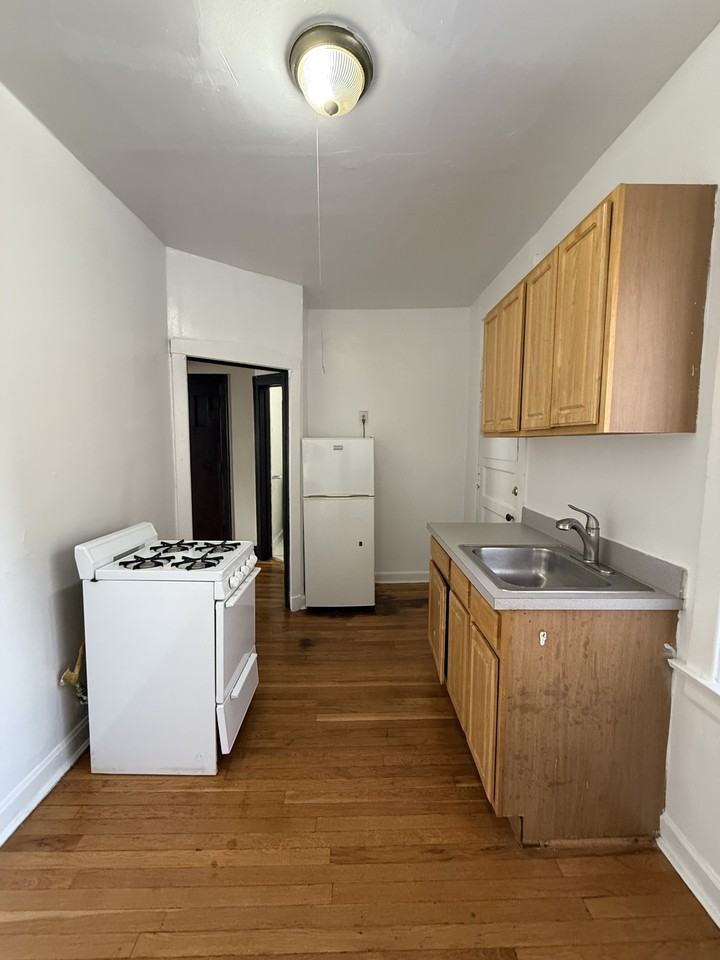 7735 N Sheridan Rd #2 - Photo 2 of 15