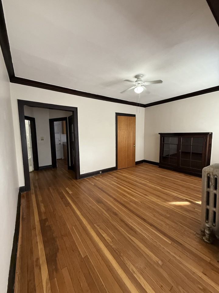 7735 N Sheridan Rd #2 - Photo 3 of 15