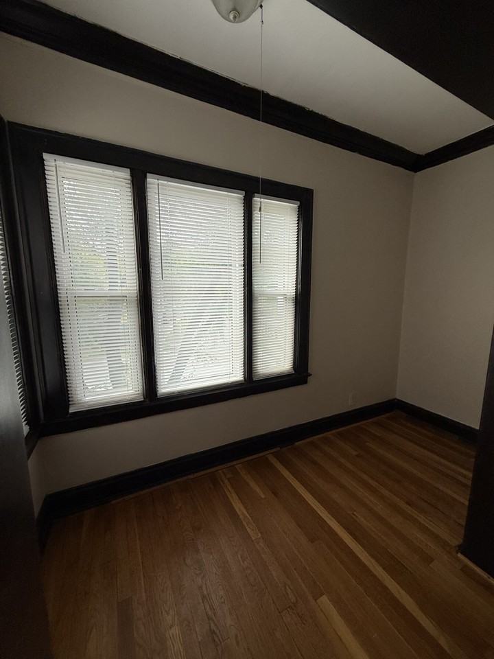 7735 N Sheridan Rd #2 - Photo 6 of 15