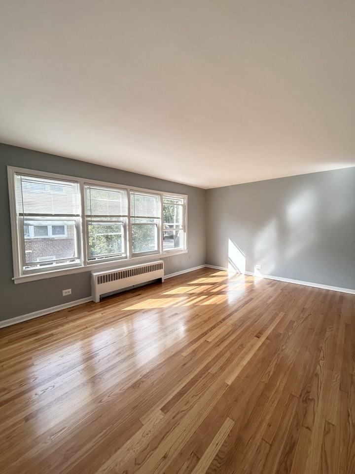 6715 N California Ave #1W - Photo 3 of 15