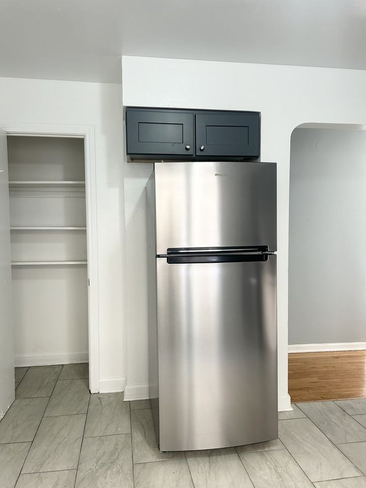 6715 N California Ave #1W - Photo 5 of 15