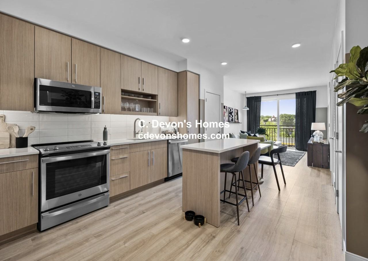 301 Guest St