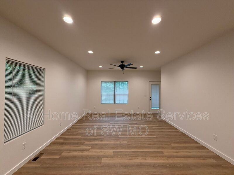 2731 W Latoka St - Photo 2 of 15