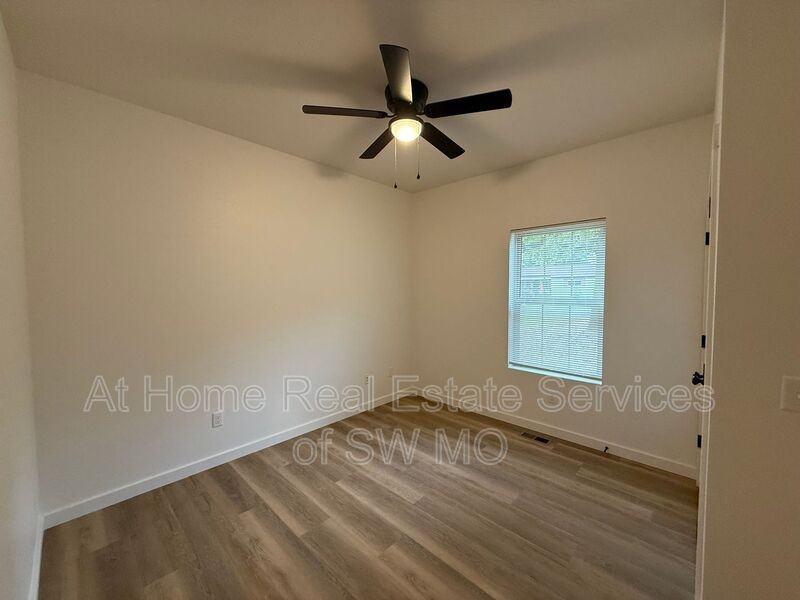 2731 W Latoka St - Photo 7 of 15