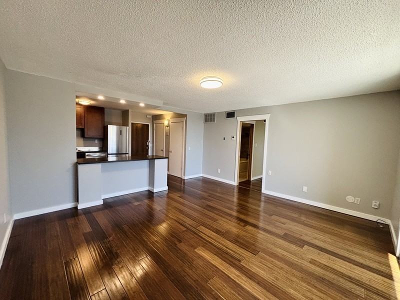 710 Eastsouth #4B - Photo 2 of 37