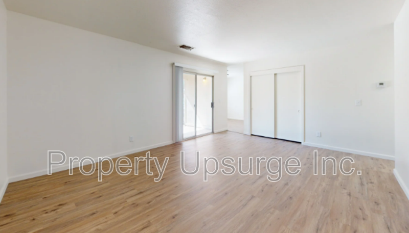 1063 Del Sol Pl - Photo 3 of 13