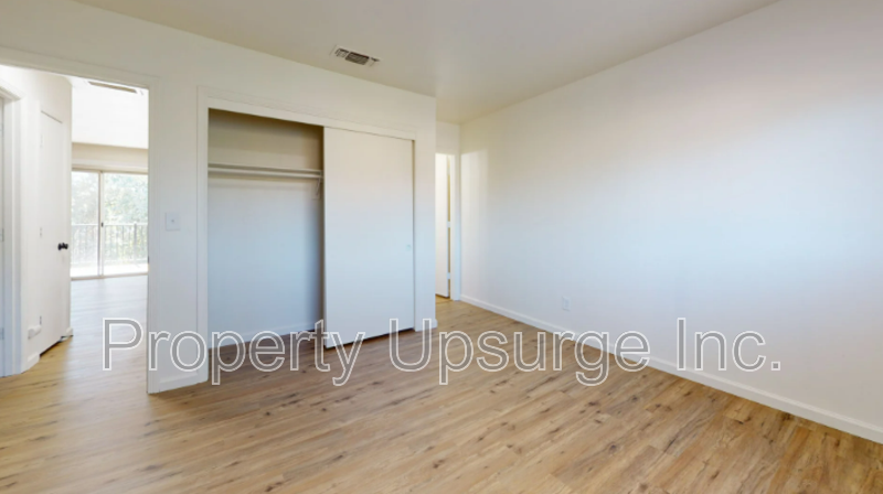 1063 Del Sol Pl - Photo 7 of 13