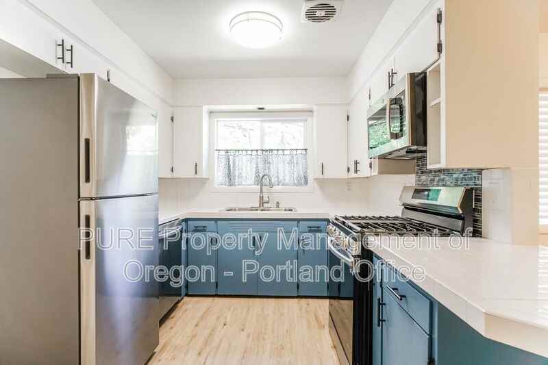 3520 Sw Coronado St - Photo 6 of 19