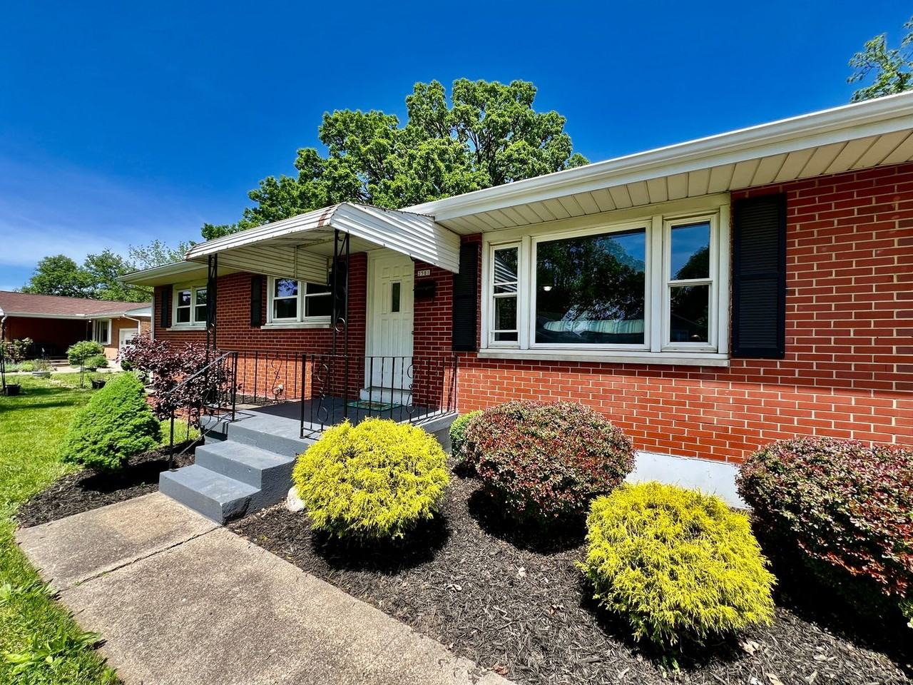 2501 Elmo Pl - Photo 2 of 26