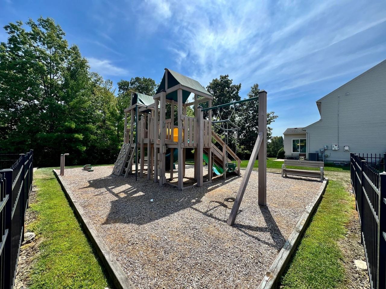 6608 Rosemont Ln - Photo 5 of 50