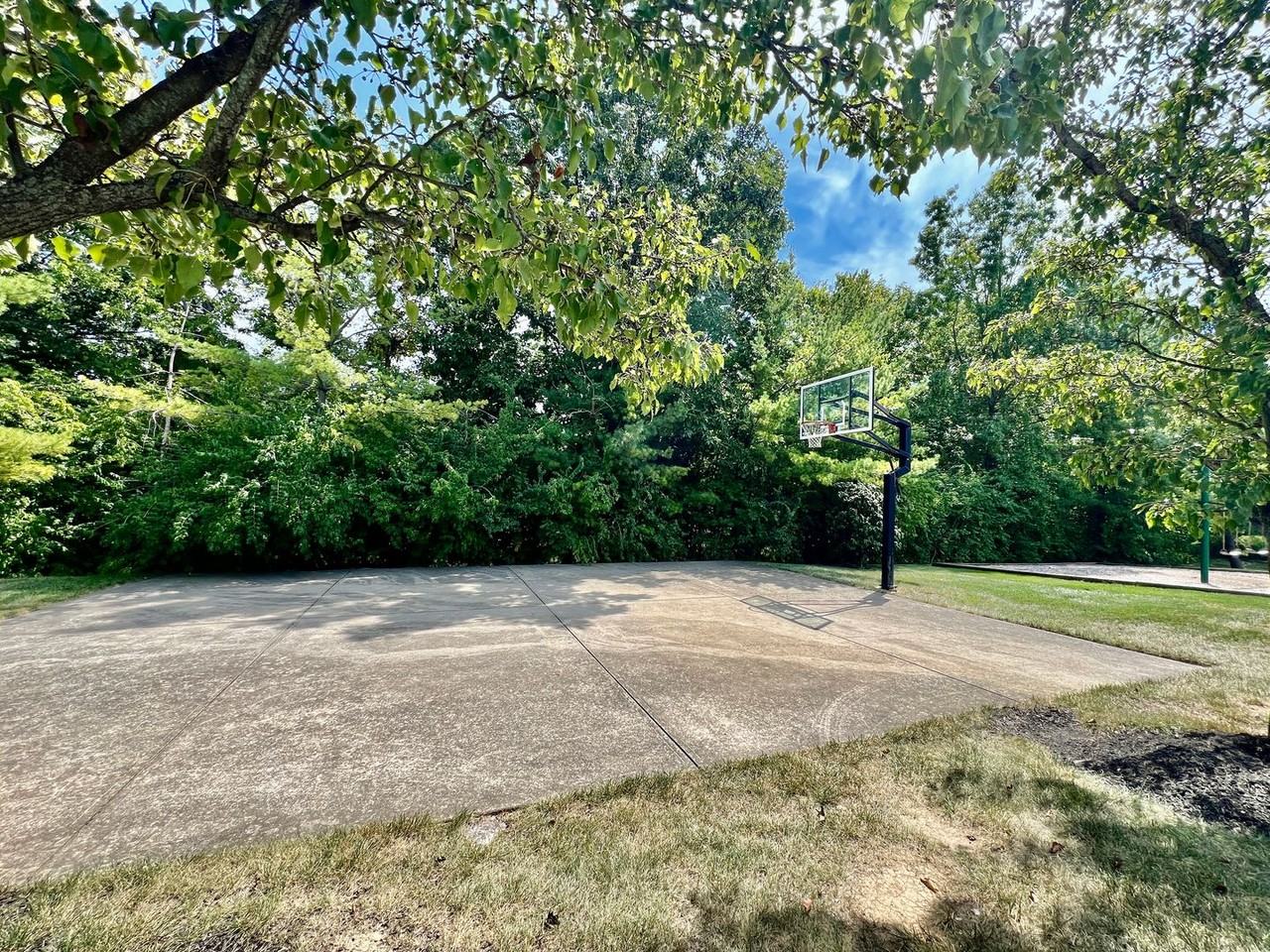 6608 Rosemont Ln - Photo 7 of 50