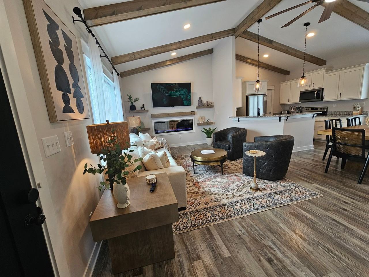 710 Orchard St - Photo 3 of 50