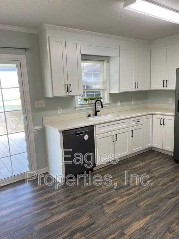 104 Jordan's Bluff Place - Photo 3 of 15
