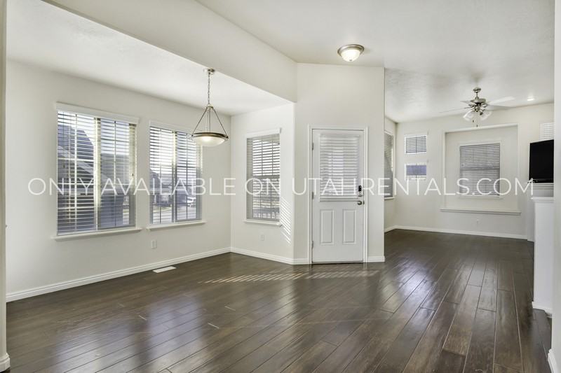 4306 N Chestnut Oak Dr - Photo 3 of 25