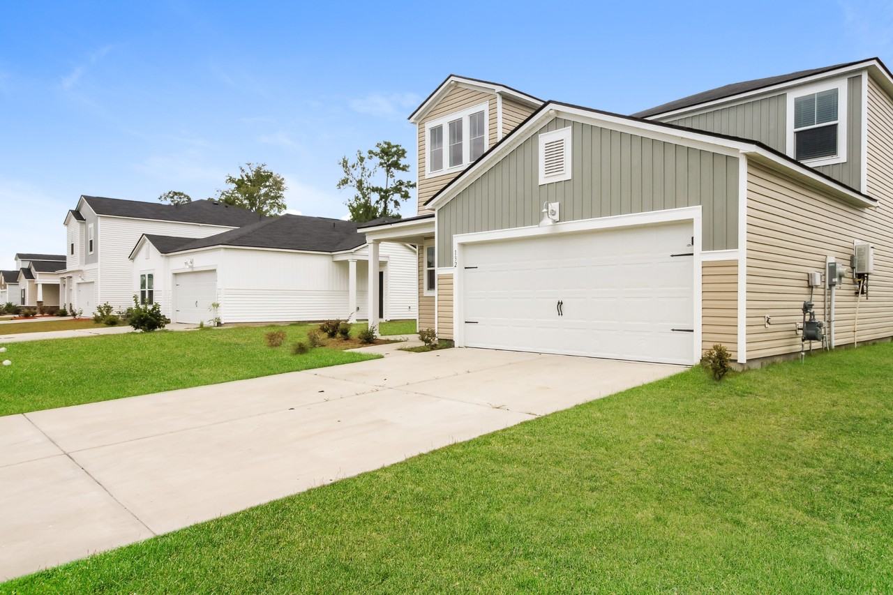132 S Reindeer Rd - Photo 2 of 20