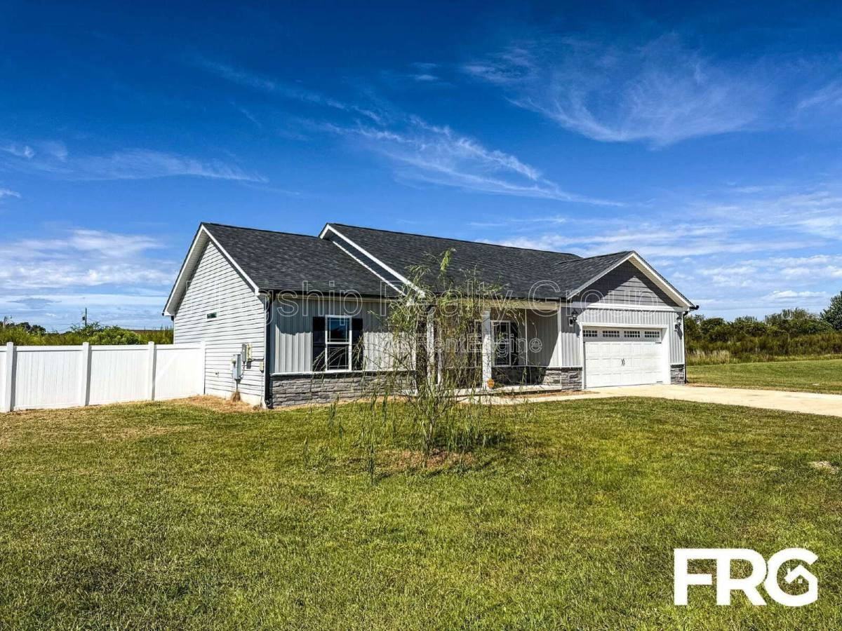 106 Lamb Ct - Photo 3 of 10