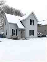 featured image of 414 1/2 E Lawrence St