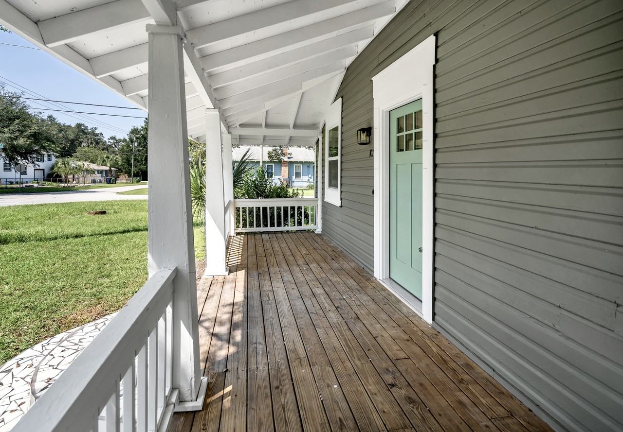 107 W Virginia Ave - Photo 2 of 17