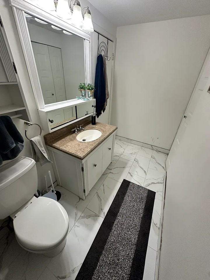 685 Oak St - Photo 3 of 6