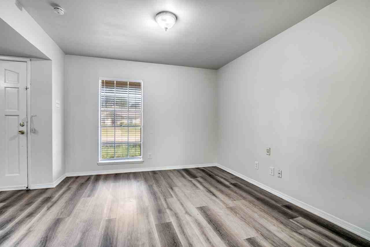 3006 Flagstone Dr - Photo 2 of 13