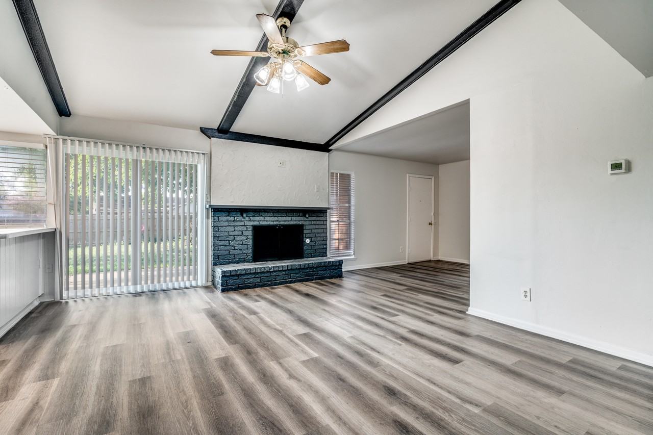 3006 Flagstone Dr - Photo 3 of 13